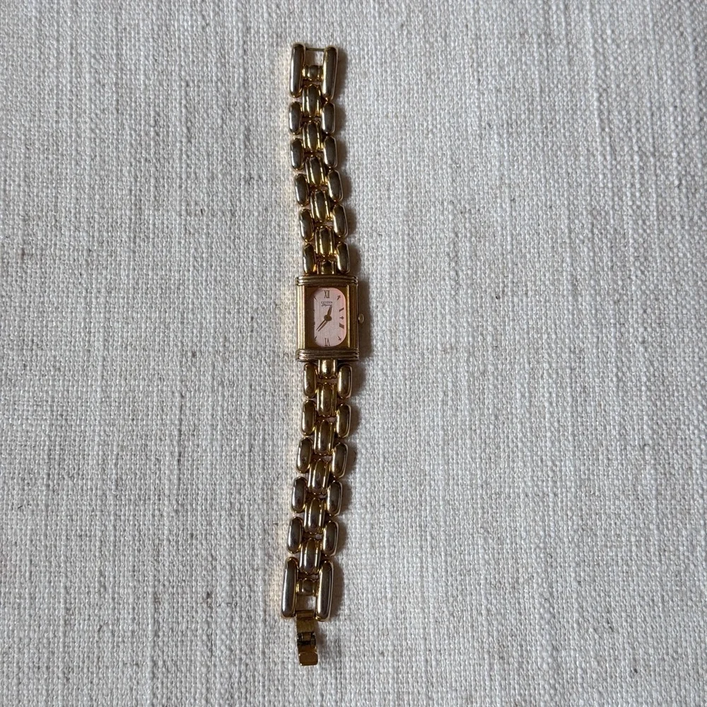 Vintage Pink and Gold Citizen Elegance Watch‎